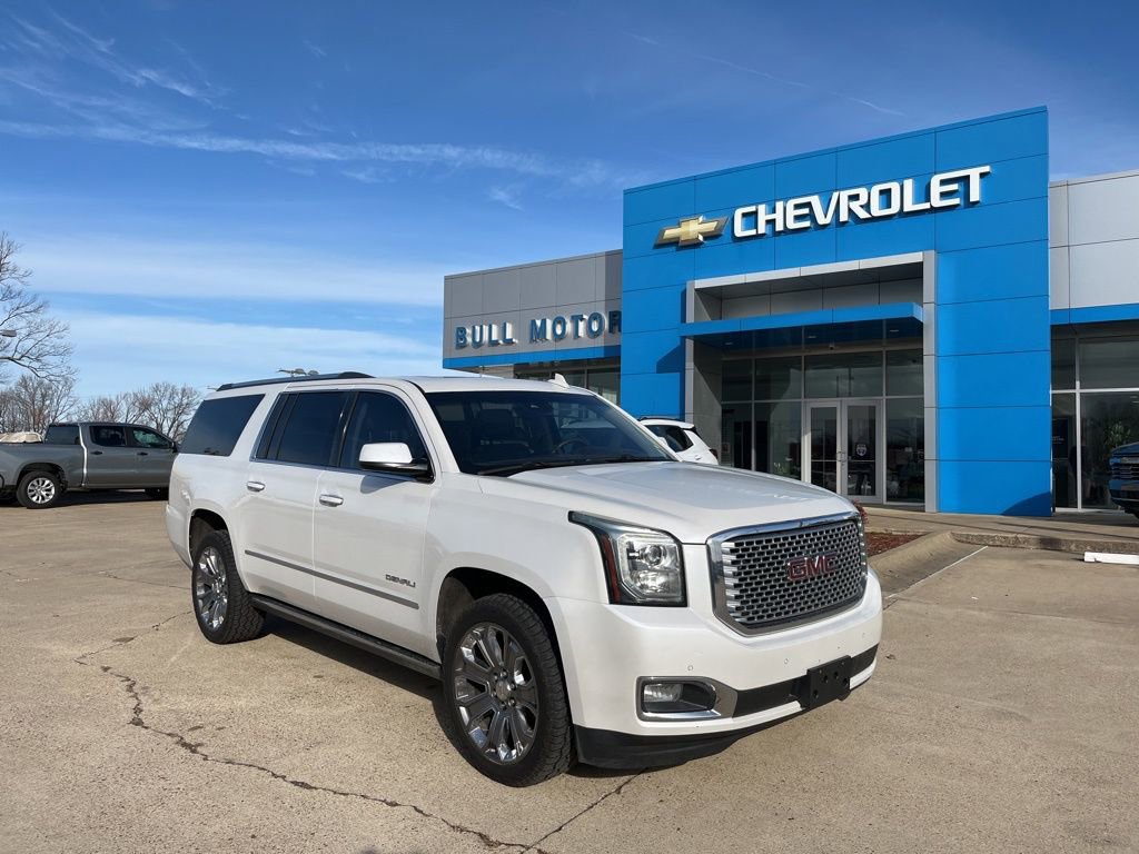2016 GMC Yukon XL Denali's photo