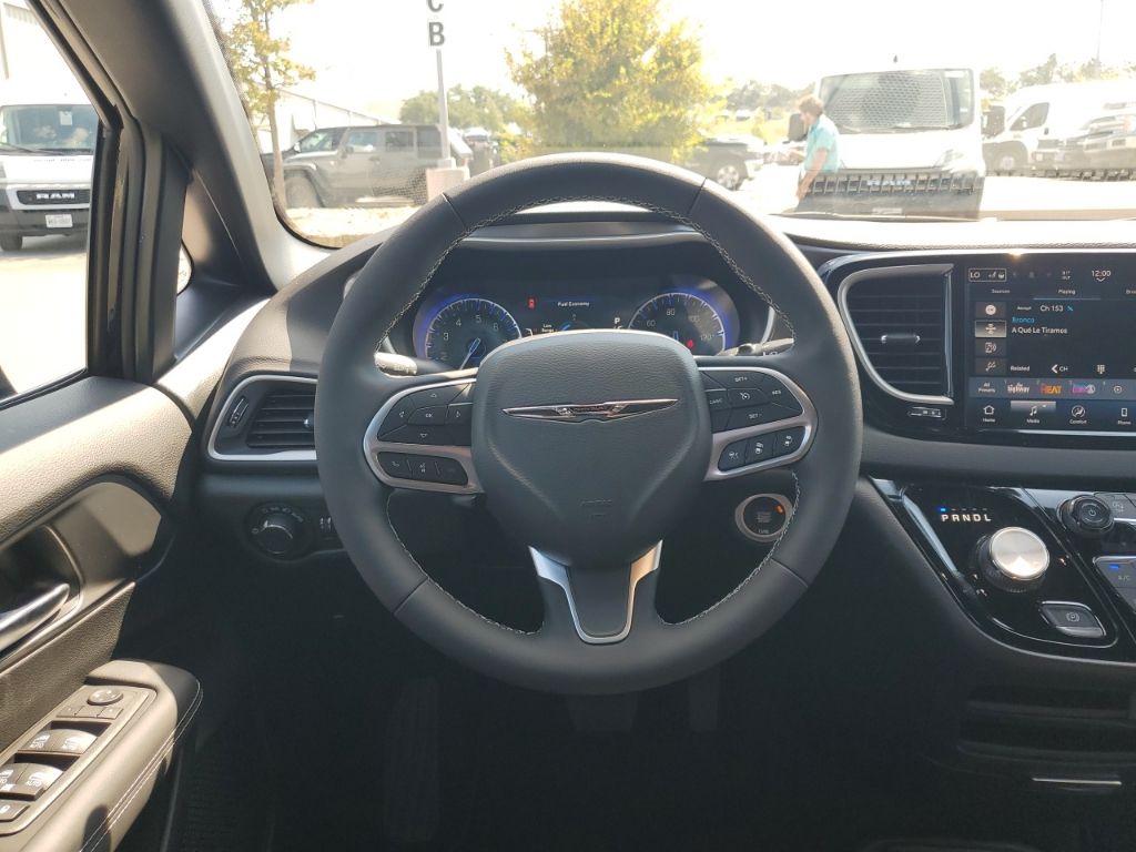 2026 Chrysler Voyager LX photo 23