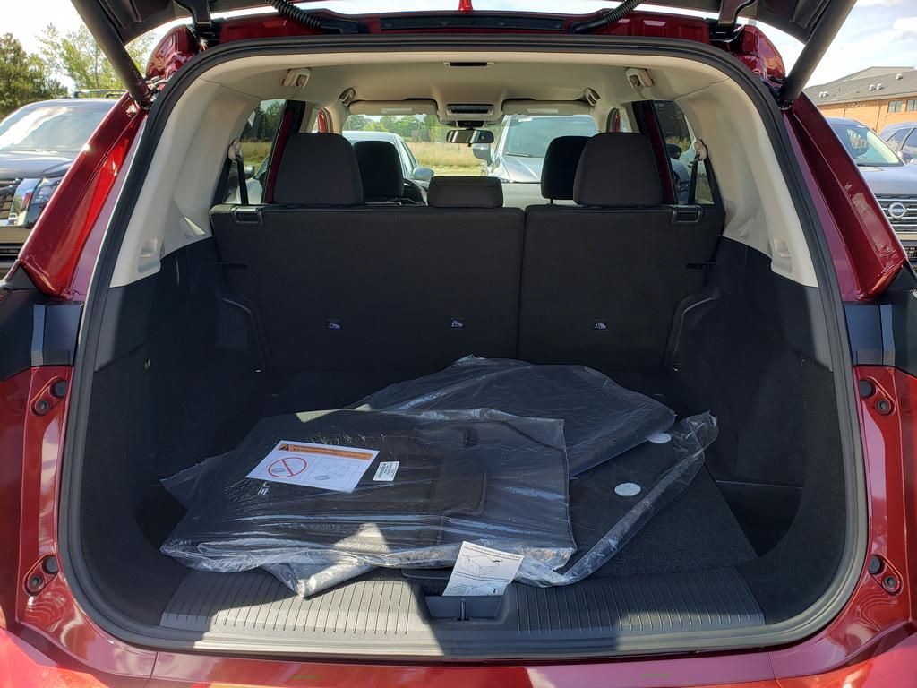2026 Nissan Rogue SV photo 6