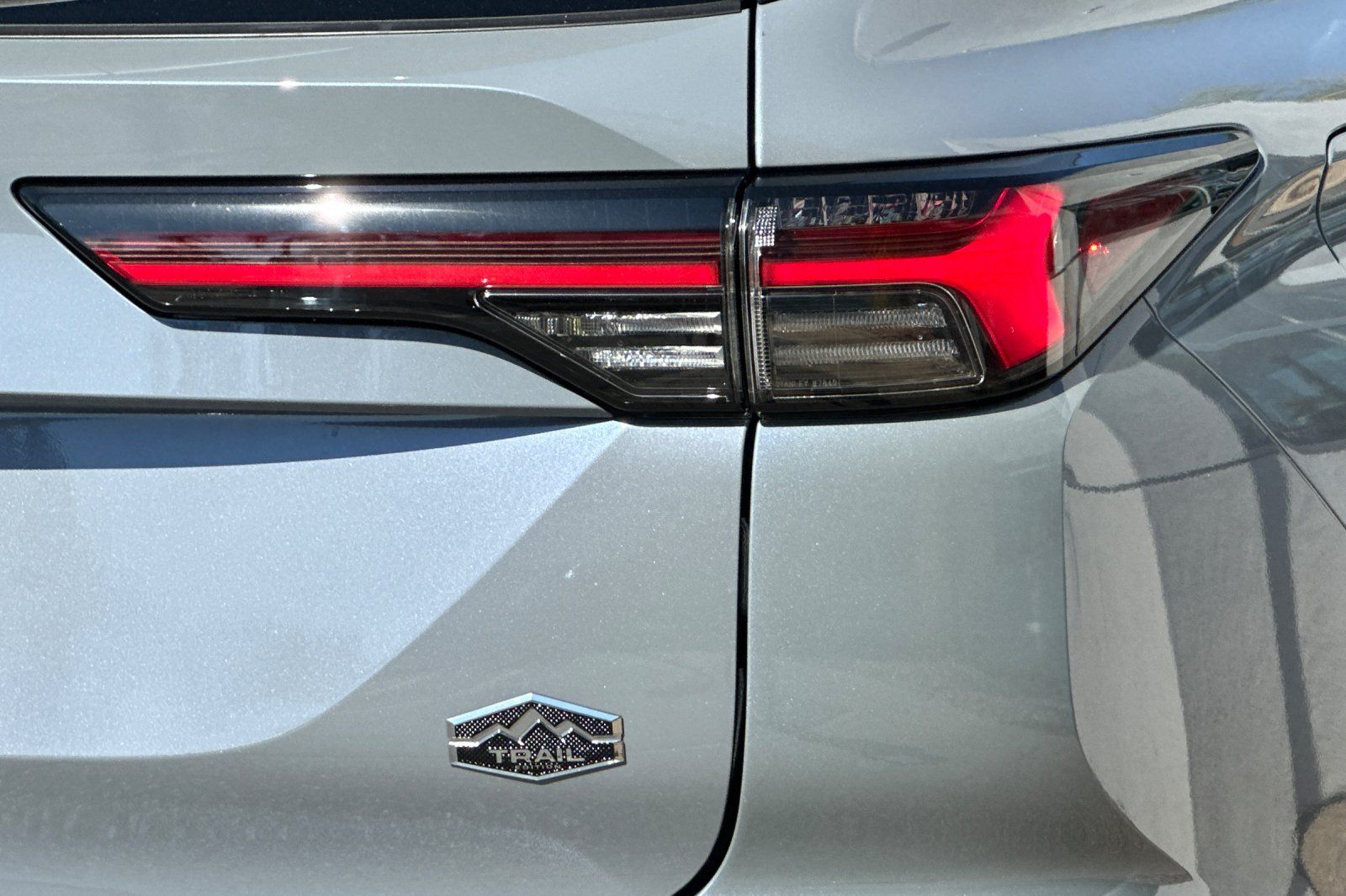 2025 Mitsubishi Outlander SE photo 25