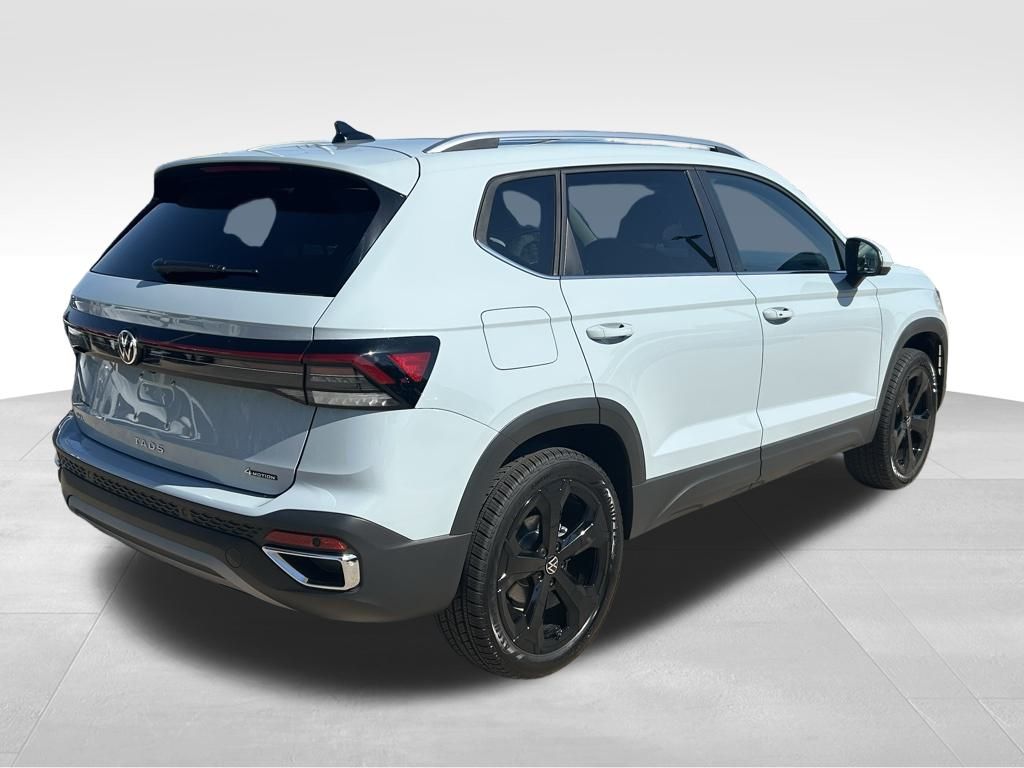 2025 Volkswagen Taos SEL photo 2