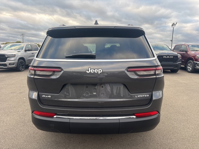 2025 Jeep Grand Cherokee Limited photo 2
