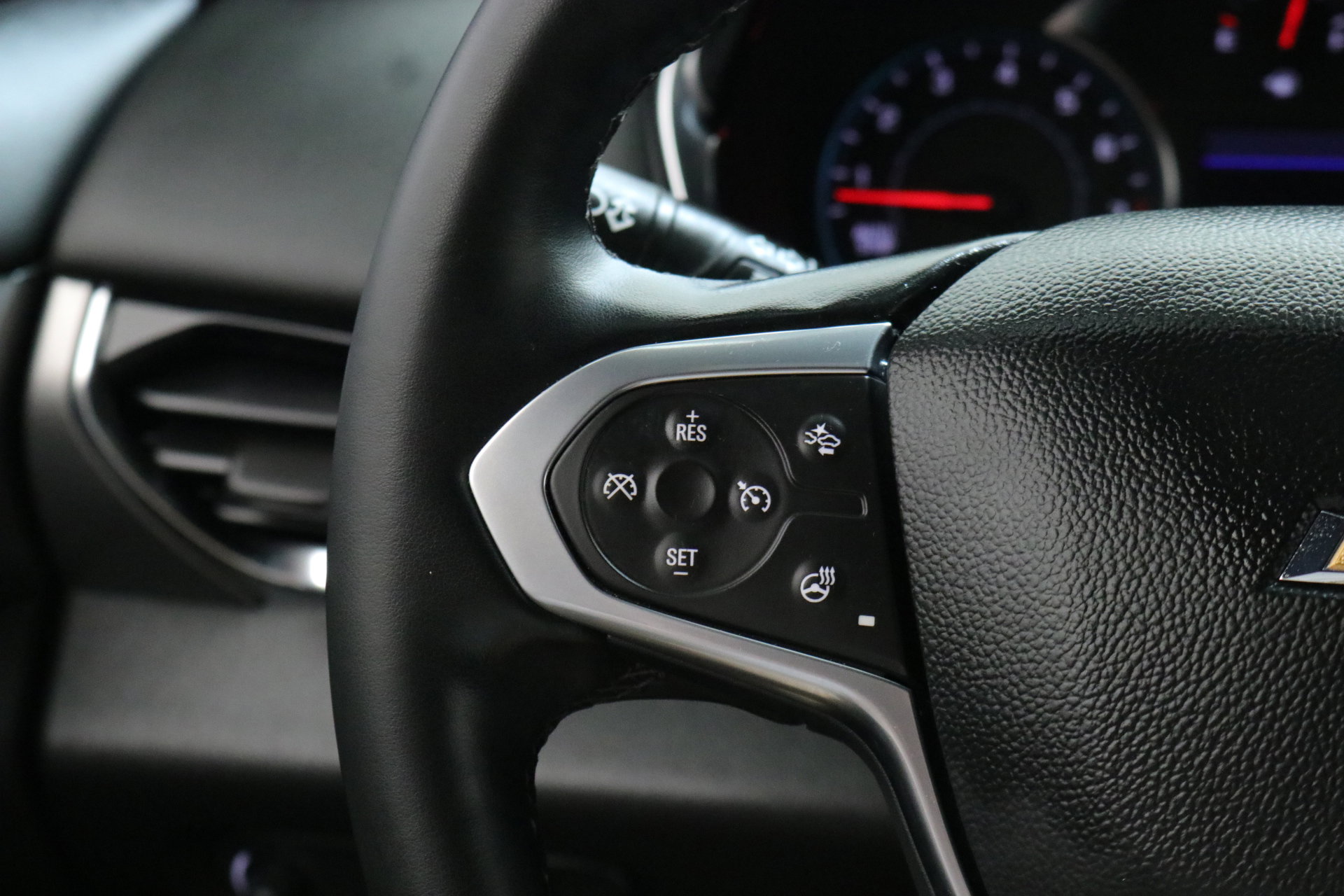 2023 Chevrolet Traverse Leather photo 13