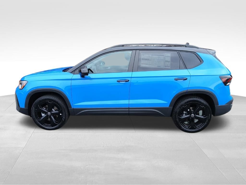 2025 Volkswagen Taos SE photo 2