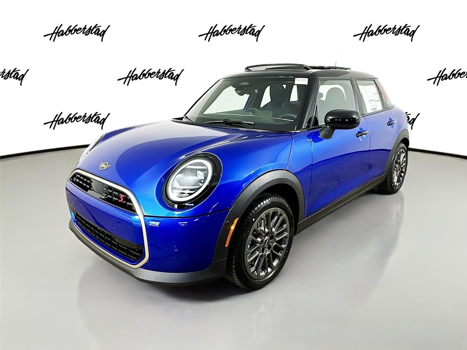 2025 MINI Hardtop 4 Door S's photo