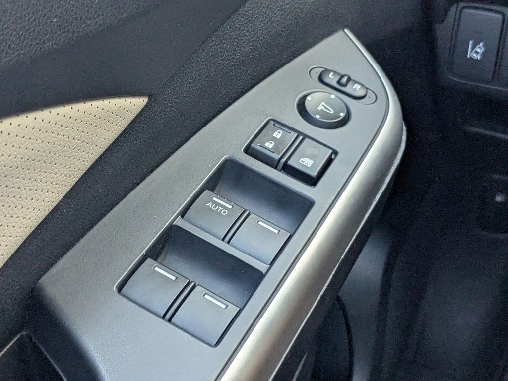 2015 Honda CR-V Touring photo 23