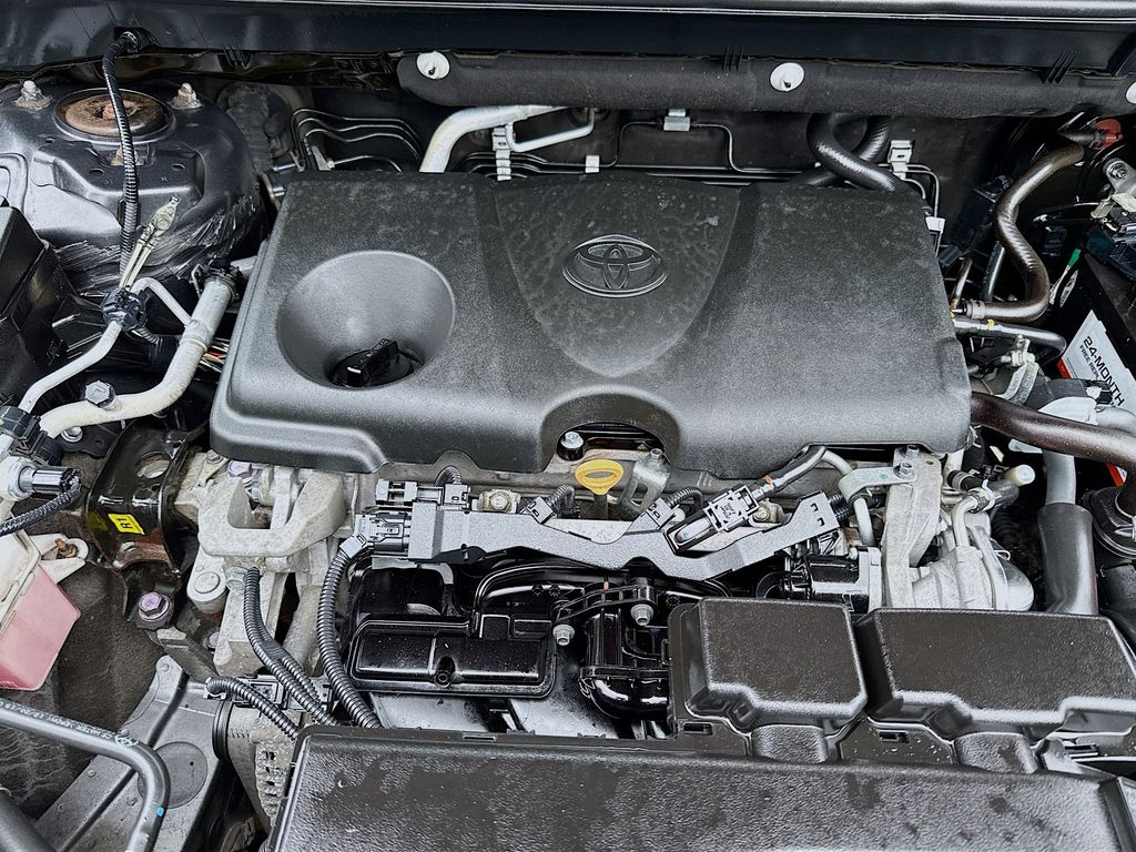 2020 Toyota RAV4 XLE photo 24