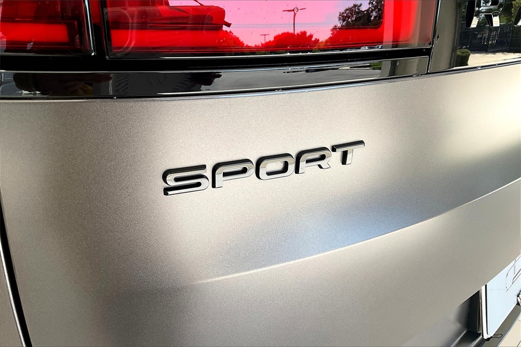 2025 Land Rover Range Rover Sport SE photo 12