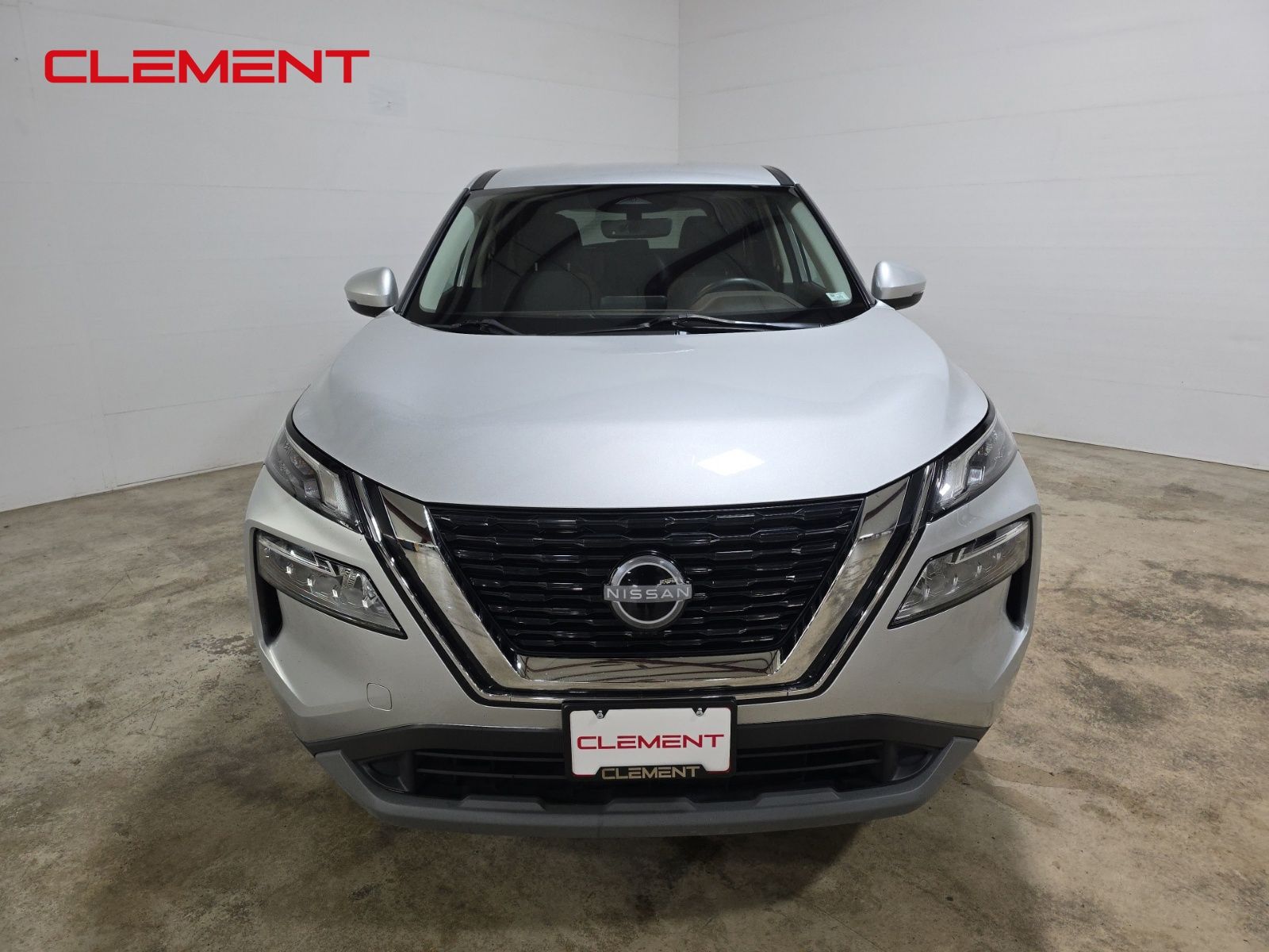 2022 Nissan Rogue SV photo 2