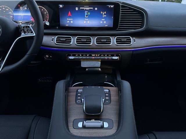 2026 Mercedes Benz GLS 450 4MATIC photo 11