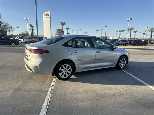 2020 Toyota Corolla LE photo 4