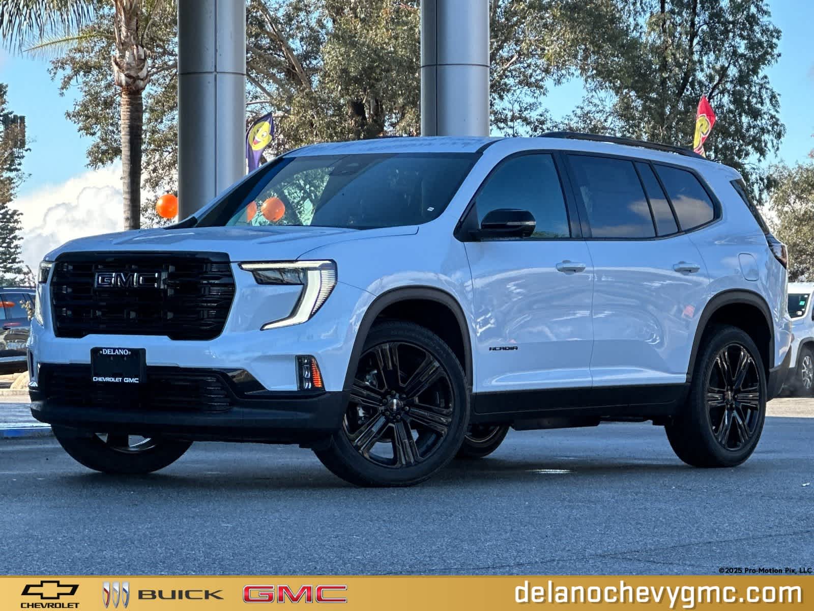 2026 GMC Acadia Elevation's photo