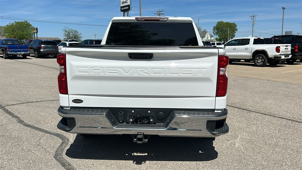 2022 Chevrolet Silverado 1500 LT photo 4