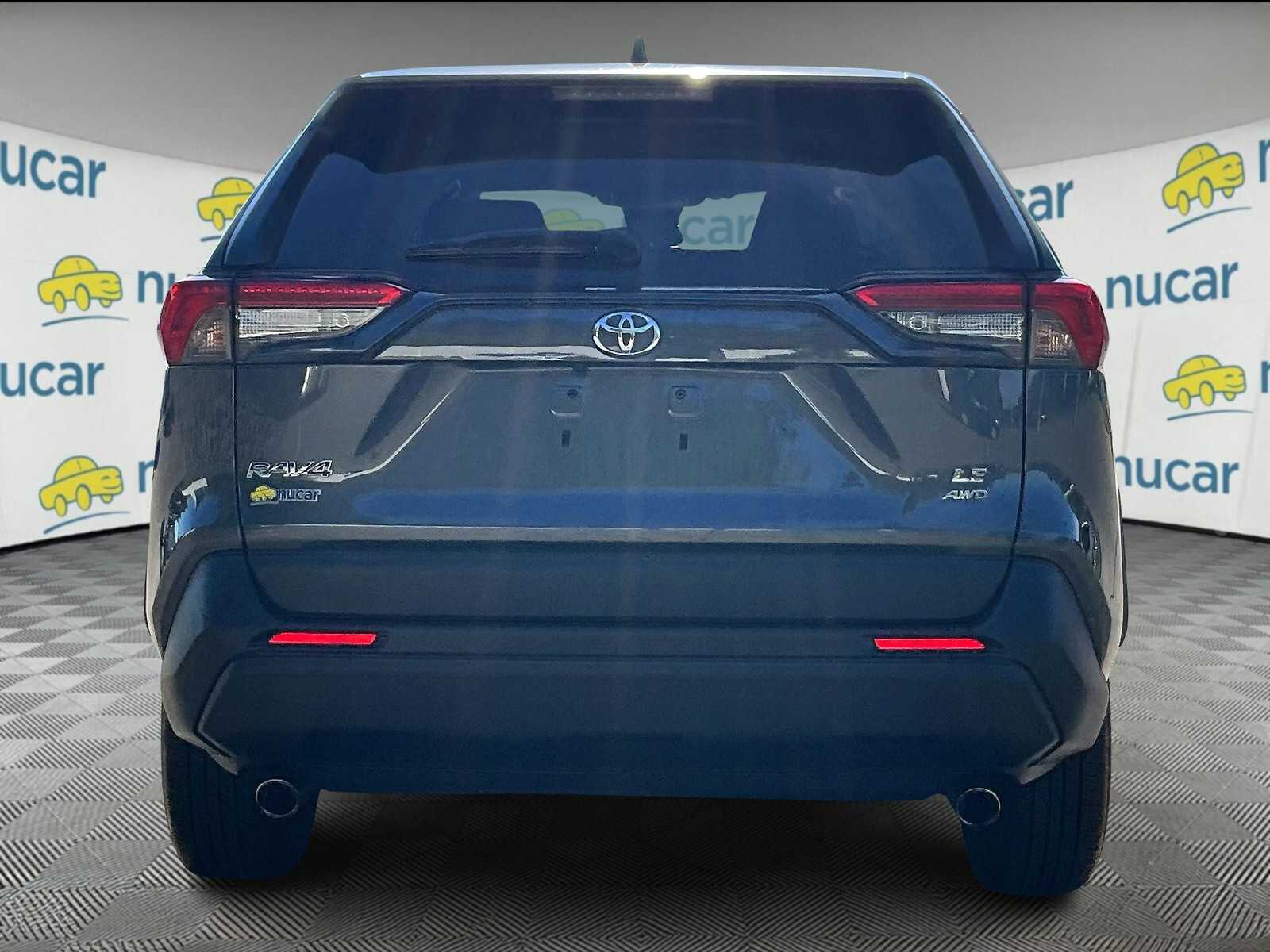 2023 Toyota RAV4 LE photo 3