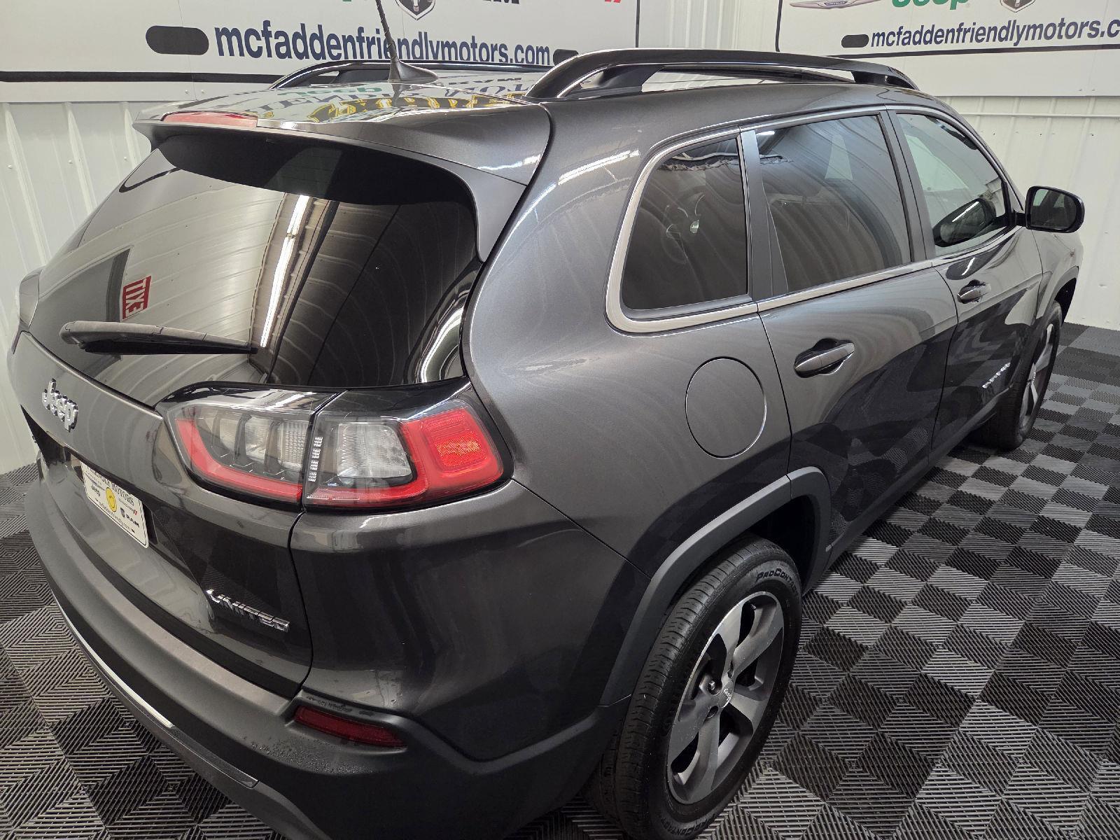 2022 Jeep Cherokee Limited photo 2