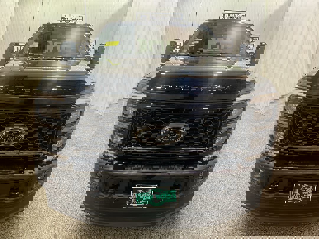 2026 Ford F-350 Lariat photo 2