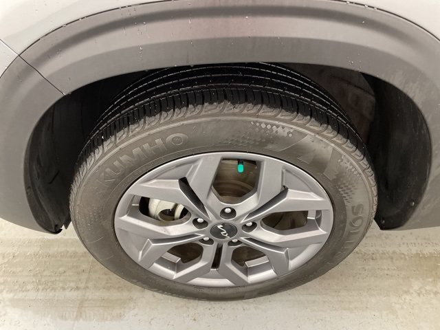 2024 Kia Seltos LX photo 11