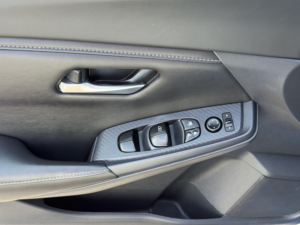 2022 Nissan Sentra SV photo 16