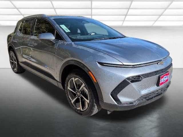 2026 Chevrolet Equinox EV 2LT's photo