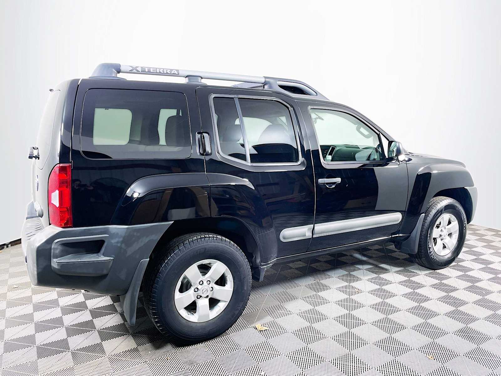 2013 Nissan Xterra S photo 2