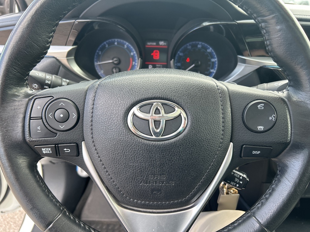 2015 Toyota Corolla L photo 2