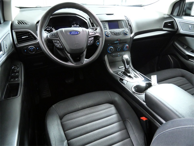 2017 Ford Edge SE photo 4