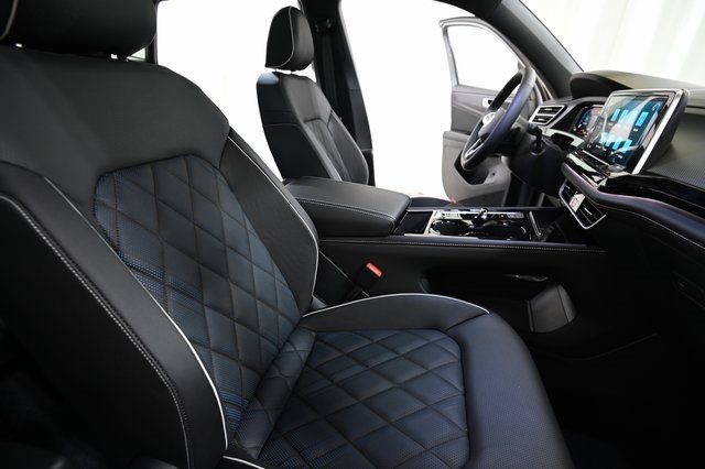 2026 Volkswagen Atlas Cross Sport SEL Premium R-Line photo 22