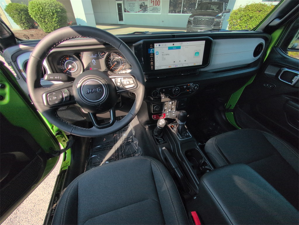 2025 Jeep Wrangler photo 9