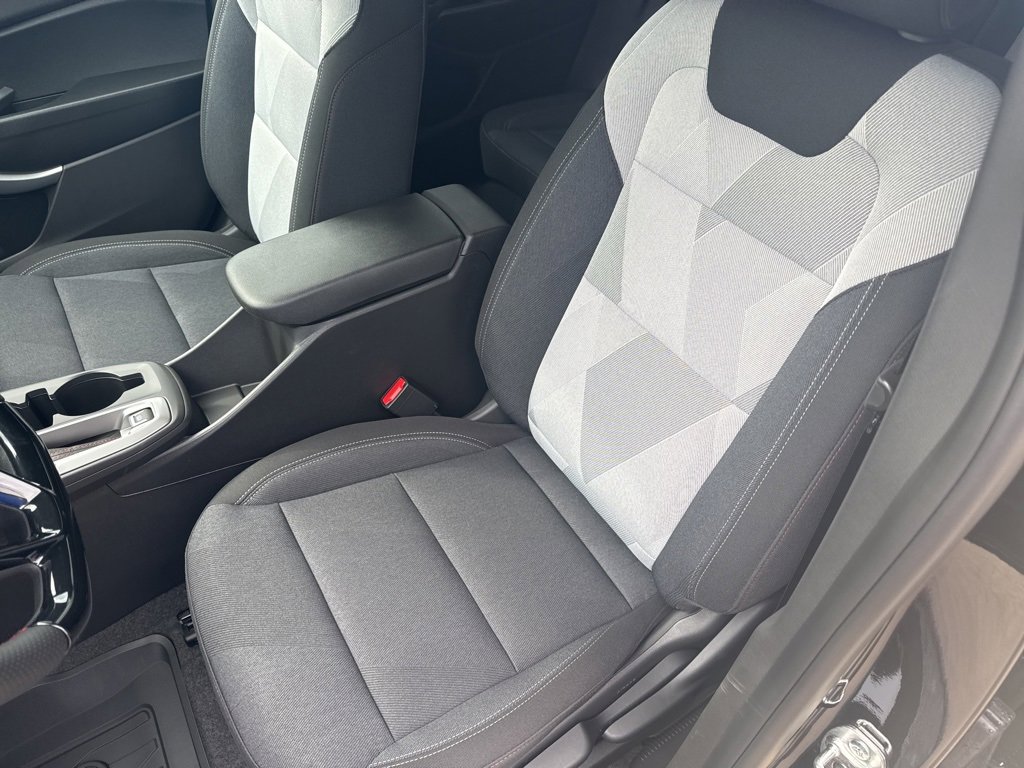 2025 Chevrolet Trax photo 12