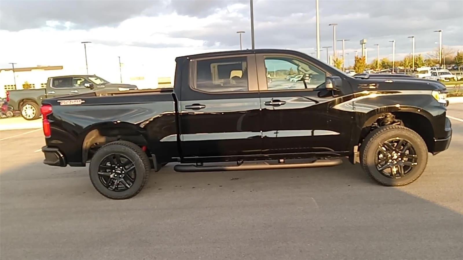 2026 Chevrolet Silverado 1500 LT Trail Boss High Country photo 3