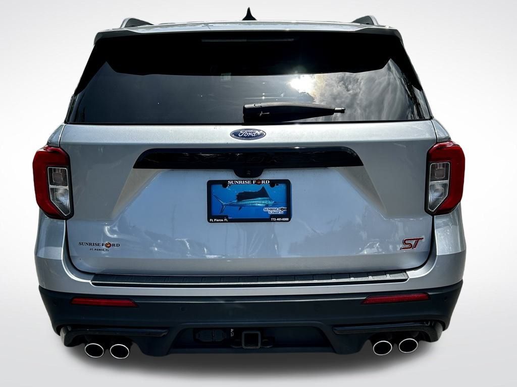 2023 Ford Explorer ST photo 5