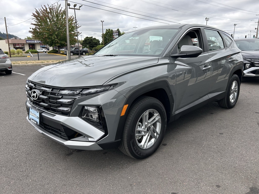 2025 Hyundai Tucson SE photo 4