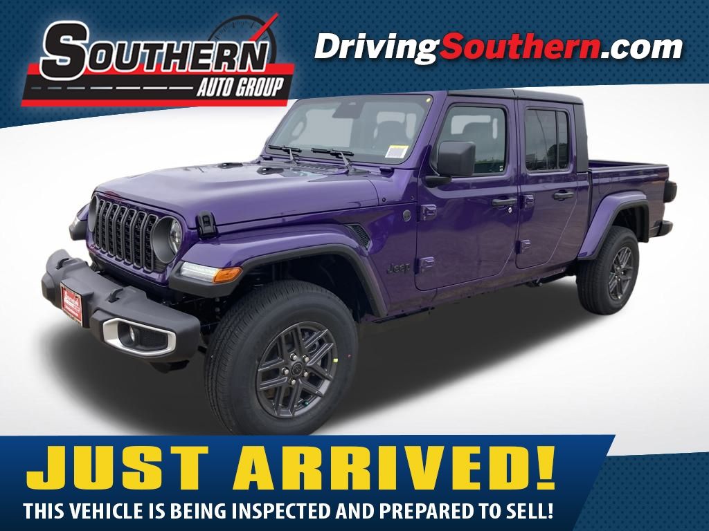 2026 Jeep Gladiator Sport S's photo