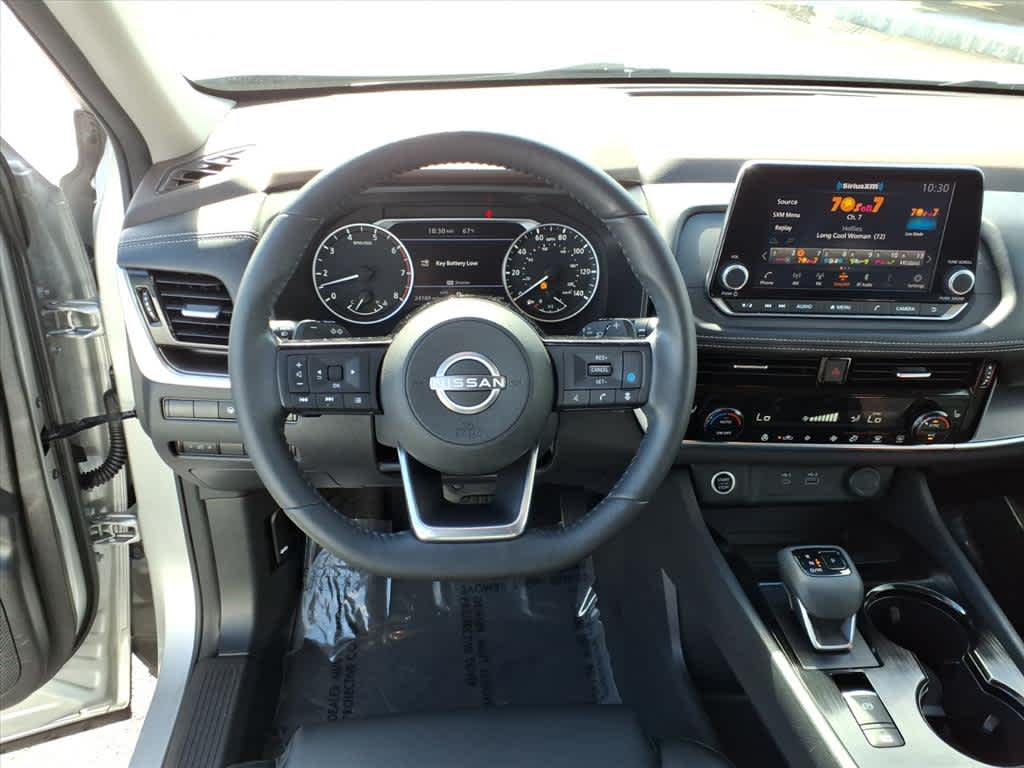 2022 Nissan Rogue SV photo 13