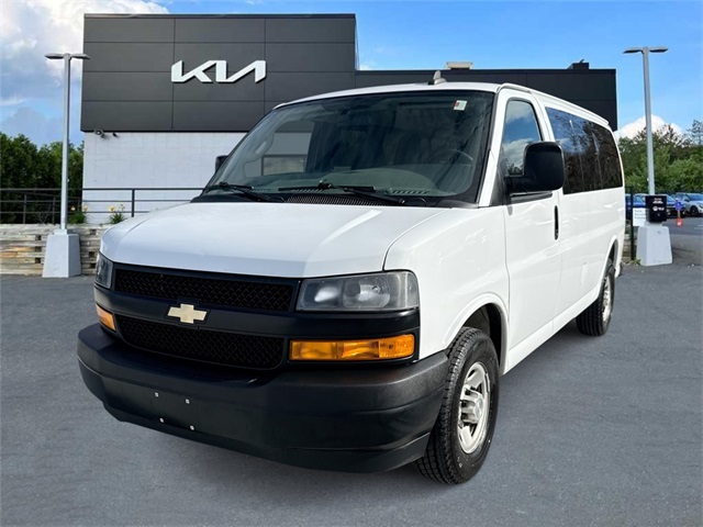 2019 Chevrolet Express 2500 LS Passenger photo 3