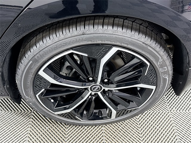 2025 Nissan Altima SR photo 4