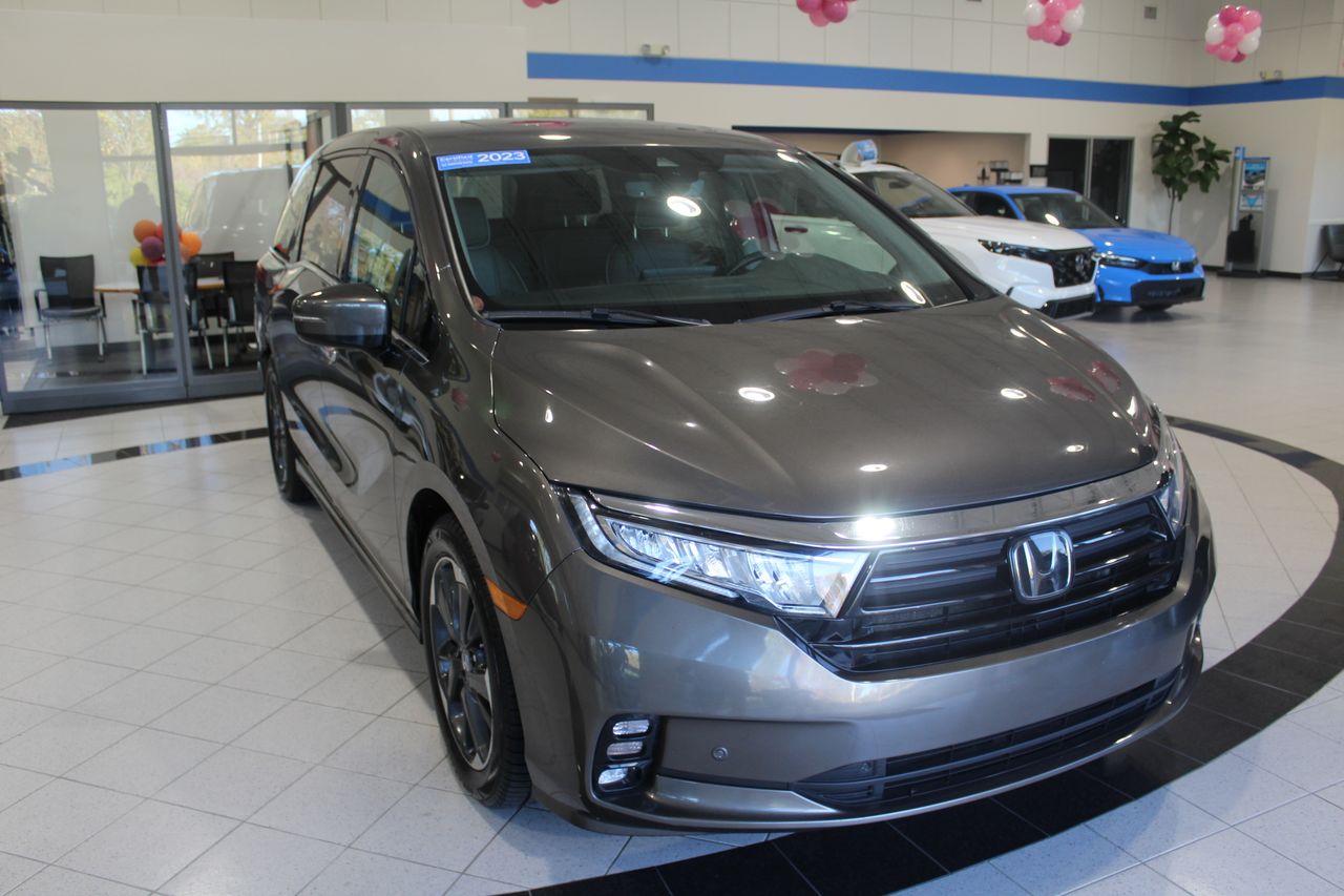 2023 Honda Odyssey Elite photo 3