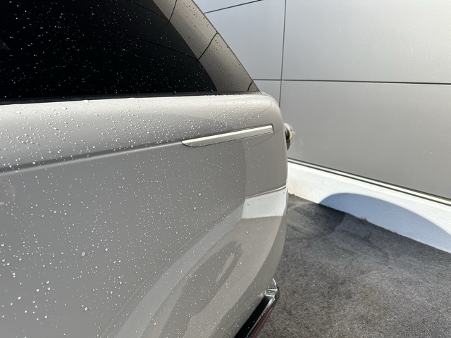 2025 Land Rover Range Rover SV photo 18