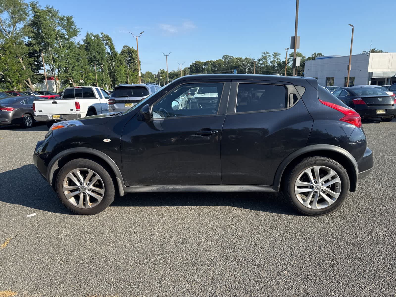 Used 2011 Nissan JUKE SV with VIN JN8AF5MV4BT013748 for sale in Eatontown, NJ