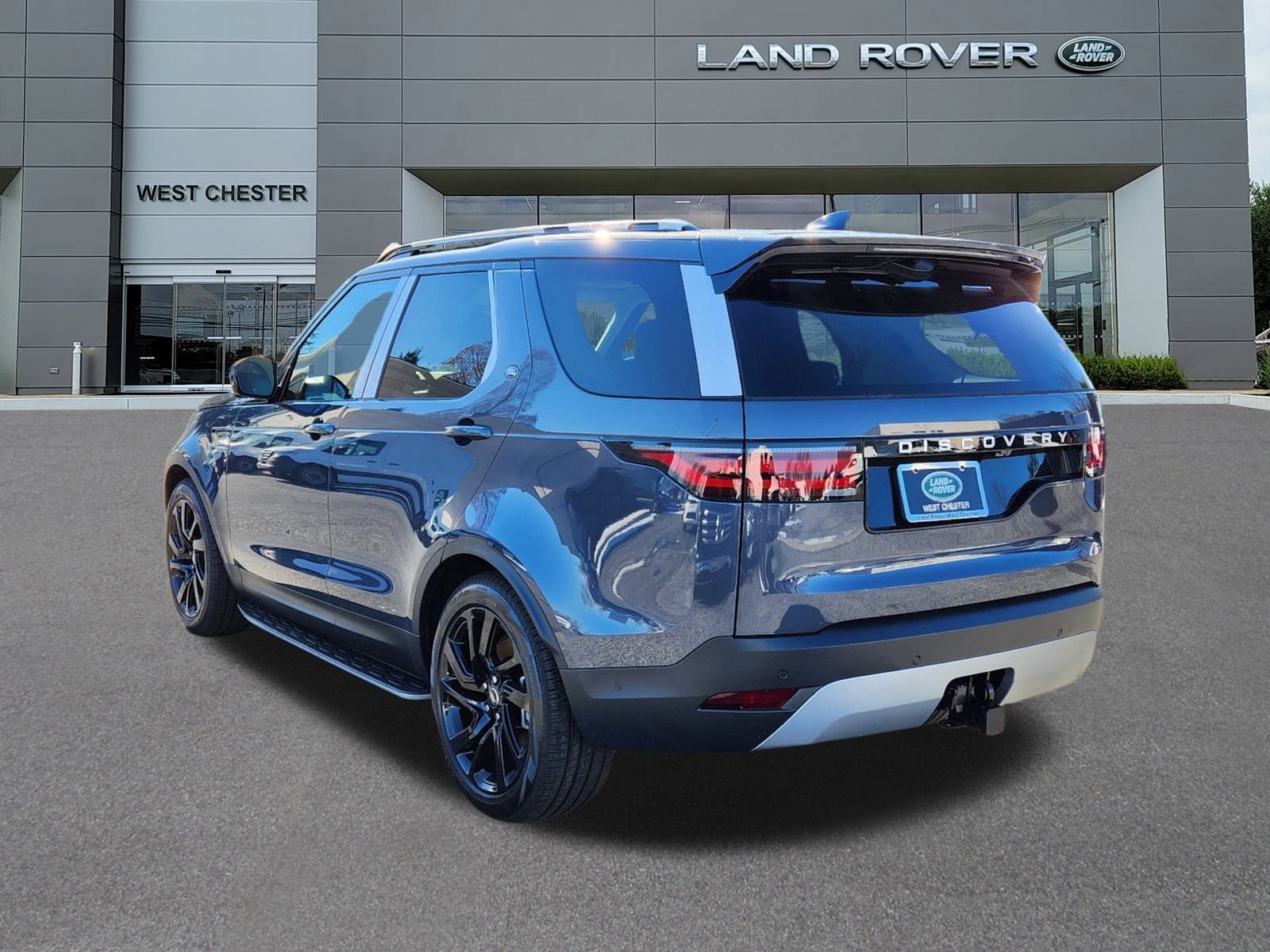 2025 Land Rover Discovery S photo 3