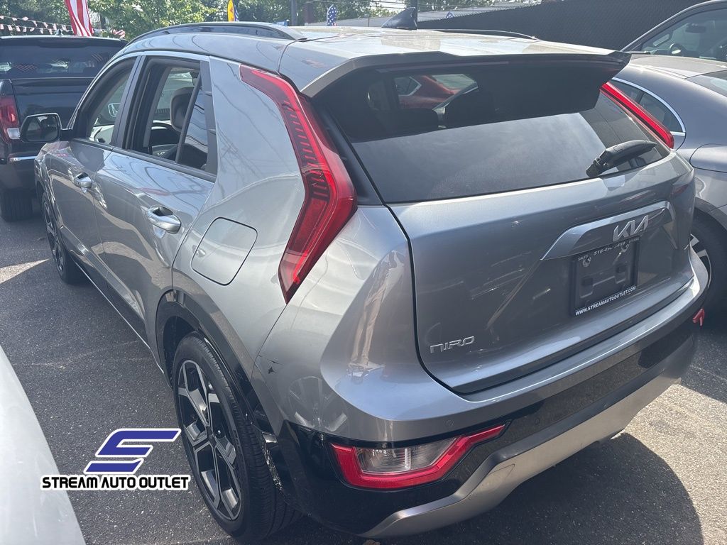 2023 Kia Niro EX Touring photo 4