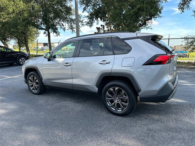 2024 Toyota RAV4 Hybrid Limited photo 4