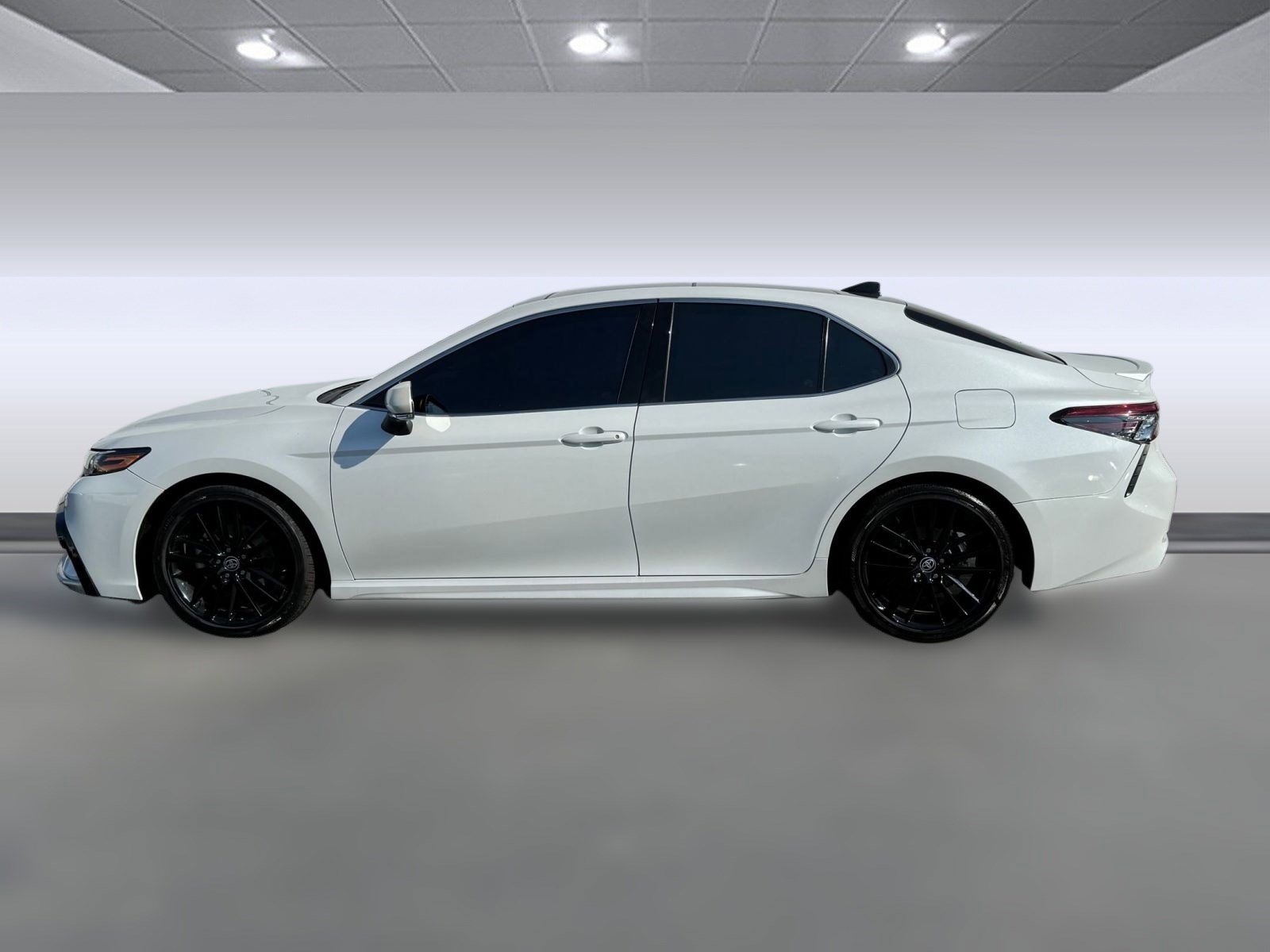 2022 Toyota Camry XSE photo 2