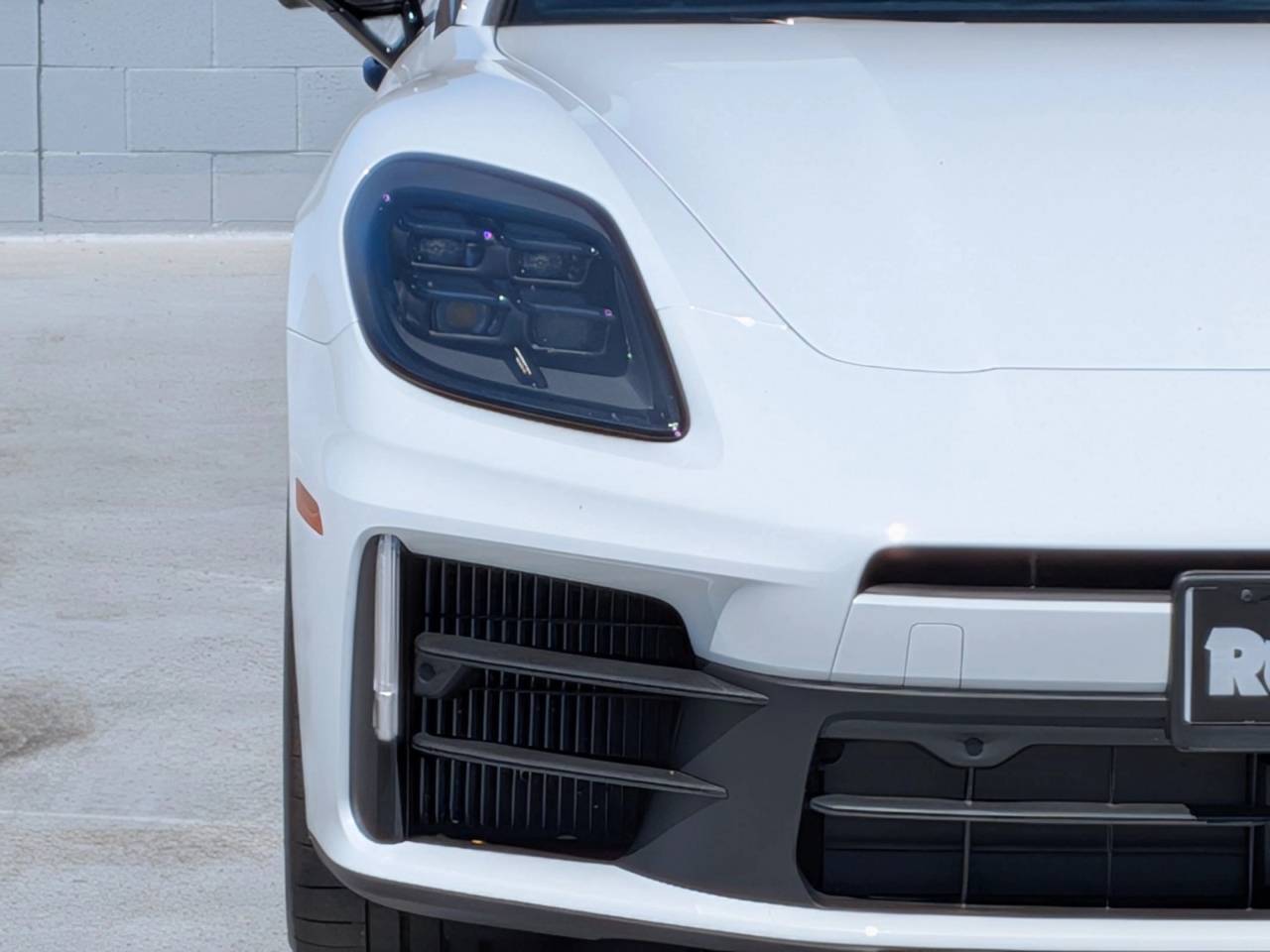 2025 Porsche Panamera Base photo 11