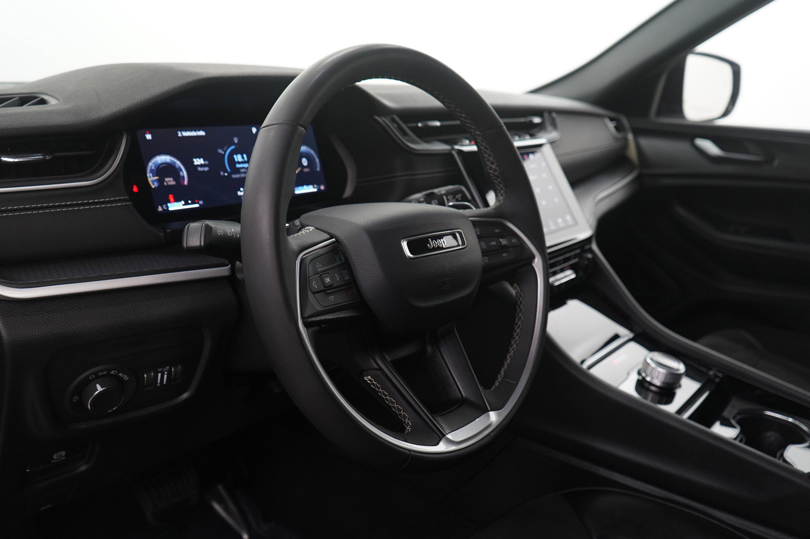 2023 Jeep Grand Cherokee Altitude photo 14