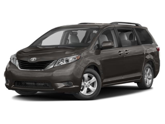 2015 Toyota Sienna LE's photo