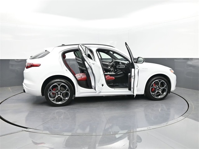 2022 Alfa Romeo Stelvio Ti Sport photo 53