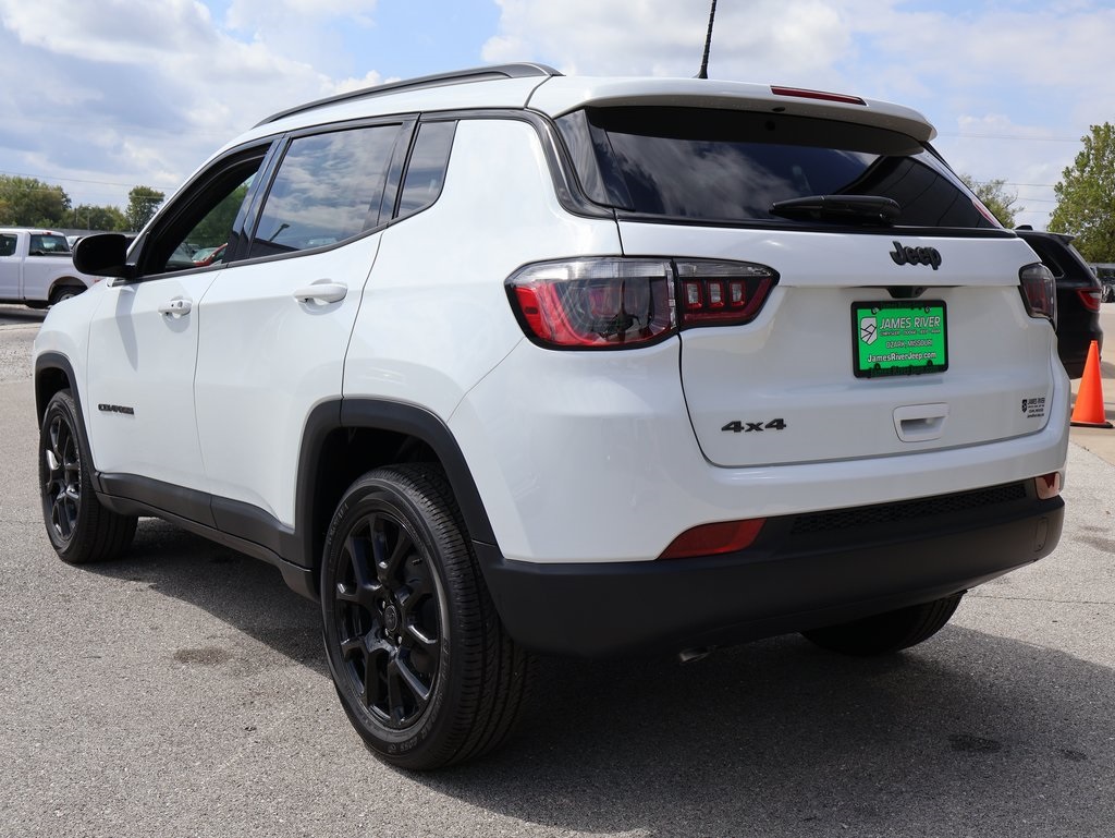 2026 Jeep Compass Latitude photo 3