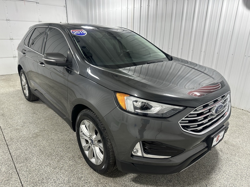 2019 Ford Edge Titanium photo 4