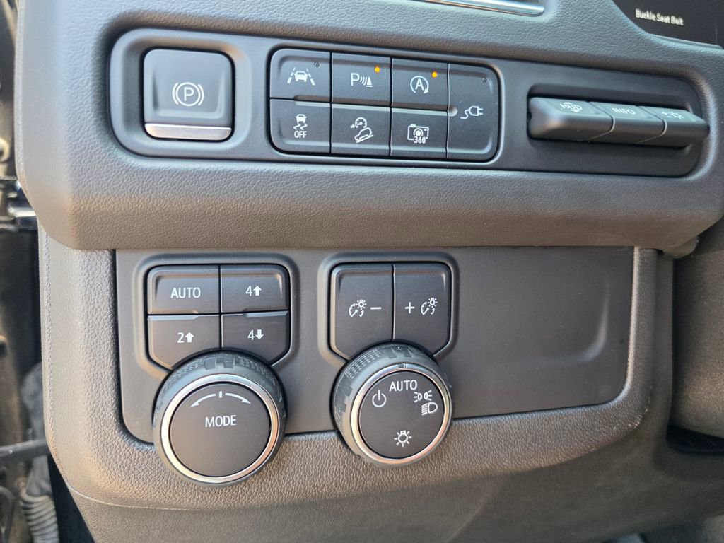 2022 Chevrolet Suburban High Country photo 13